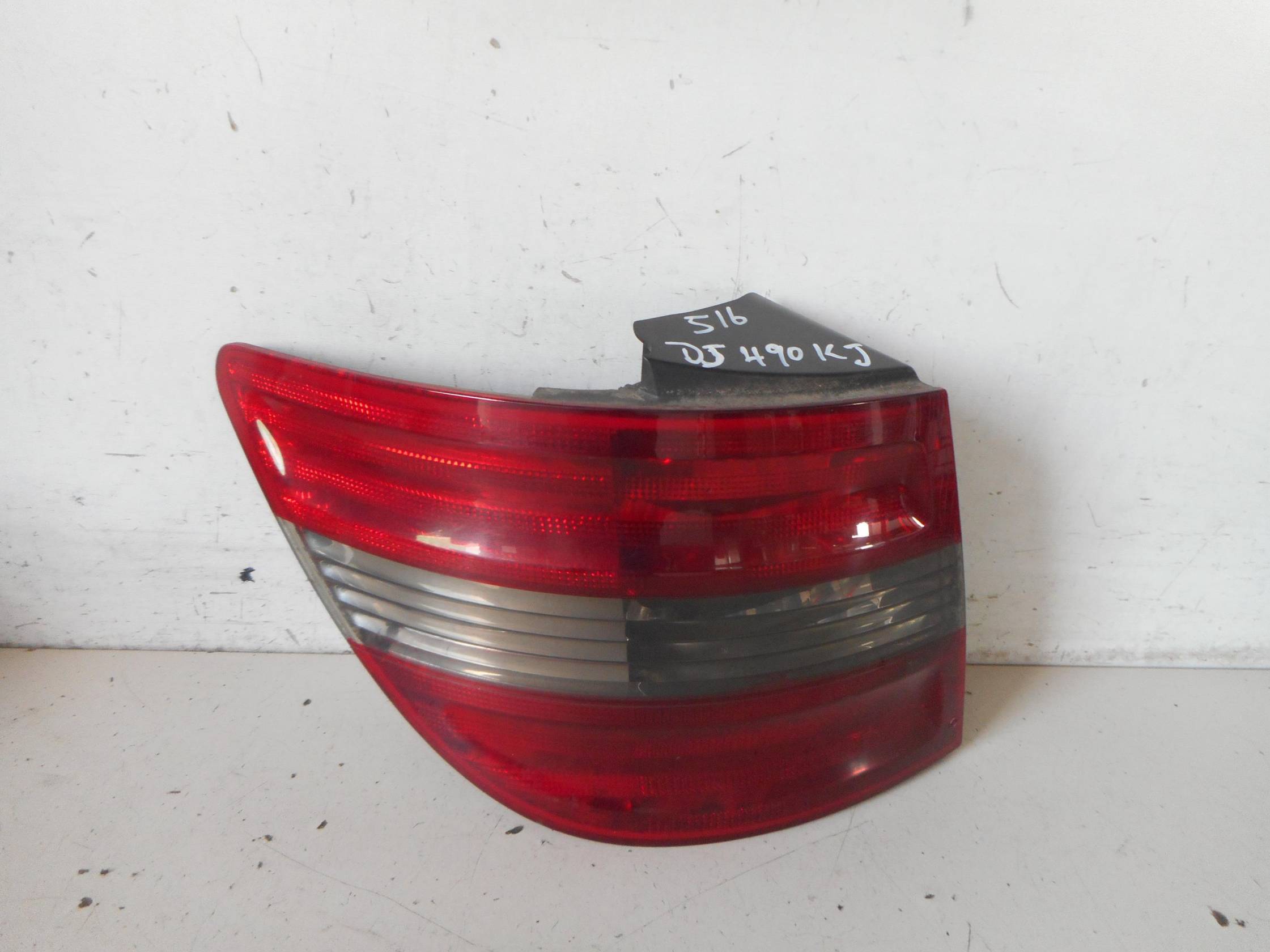 Fanale post. parte est. sx.